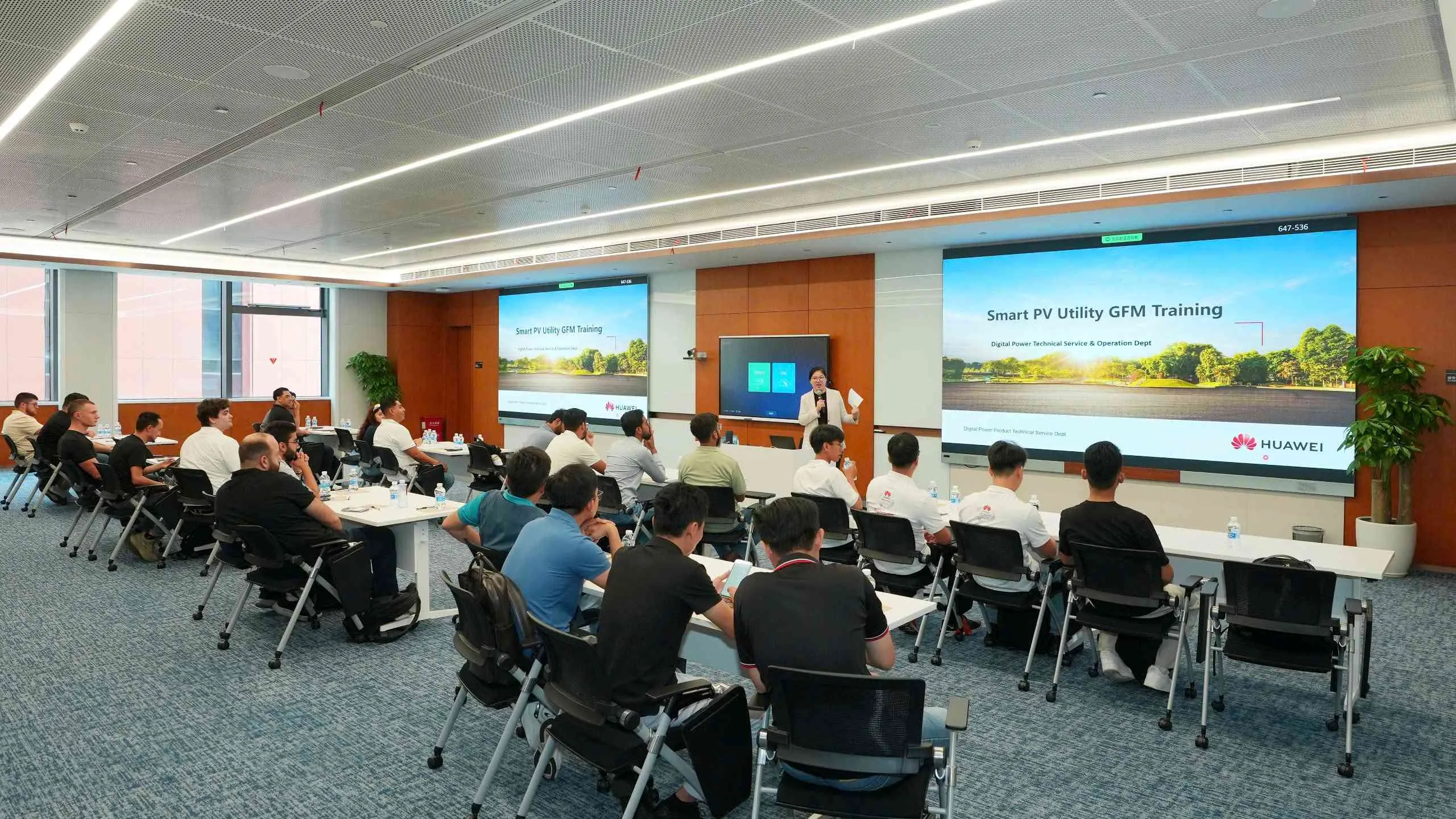Kỹ sư Long Tech đạt chứng nhận BESS Utility Huawei